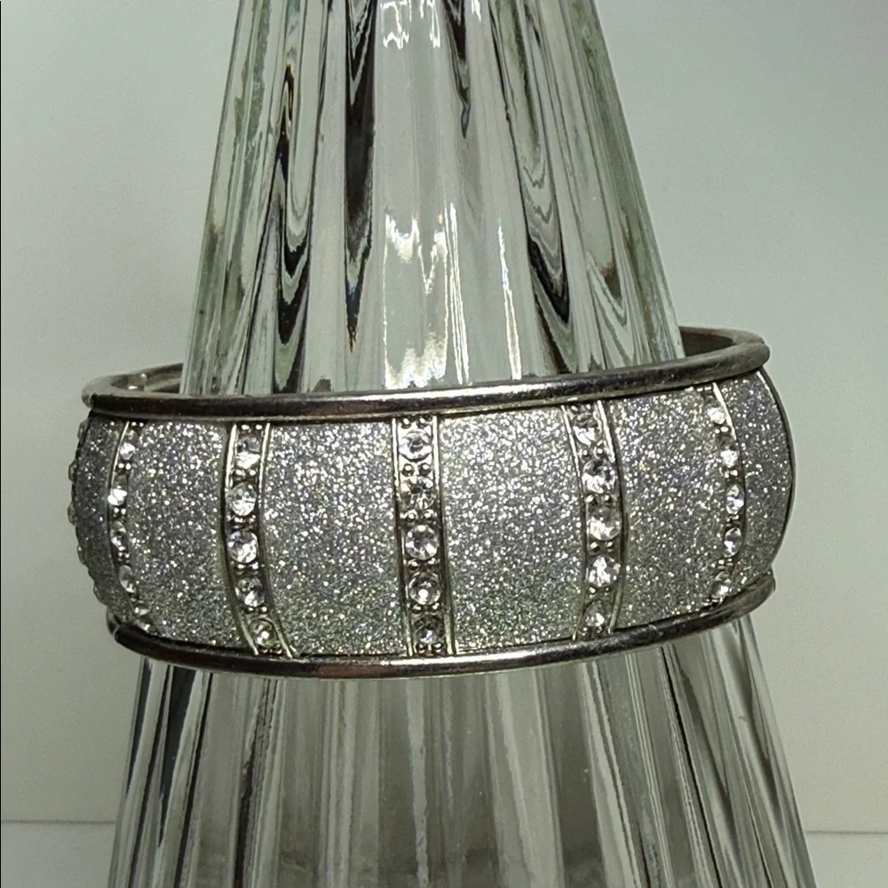 Vintage hinged Silver Glitter rhinestone clamper Bangle bracelet
